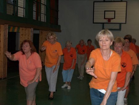 tai chi - gyakorl�s az edz�teremben