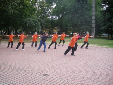 tai chi - gyakorl�s a szabadban 2012