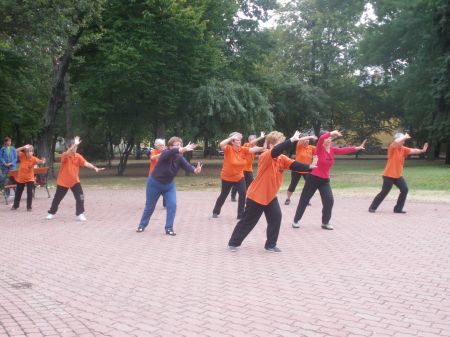 tai chi - gyakorl�s a szabadban 2012